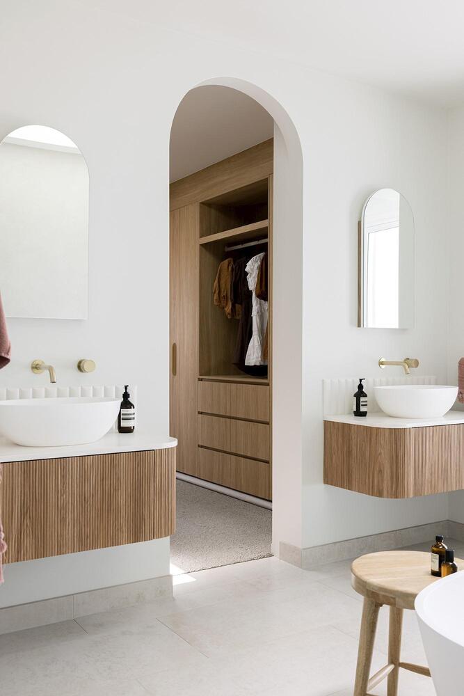 Waverley 750 AD Wall Hung Vanity Centre Bowl Cherry Pie Top - Image 3